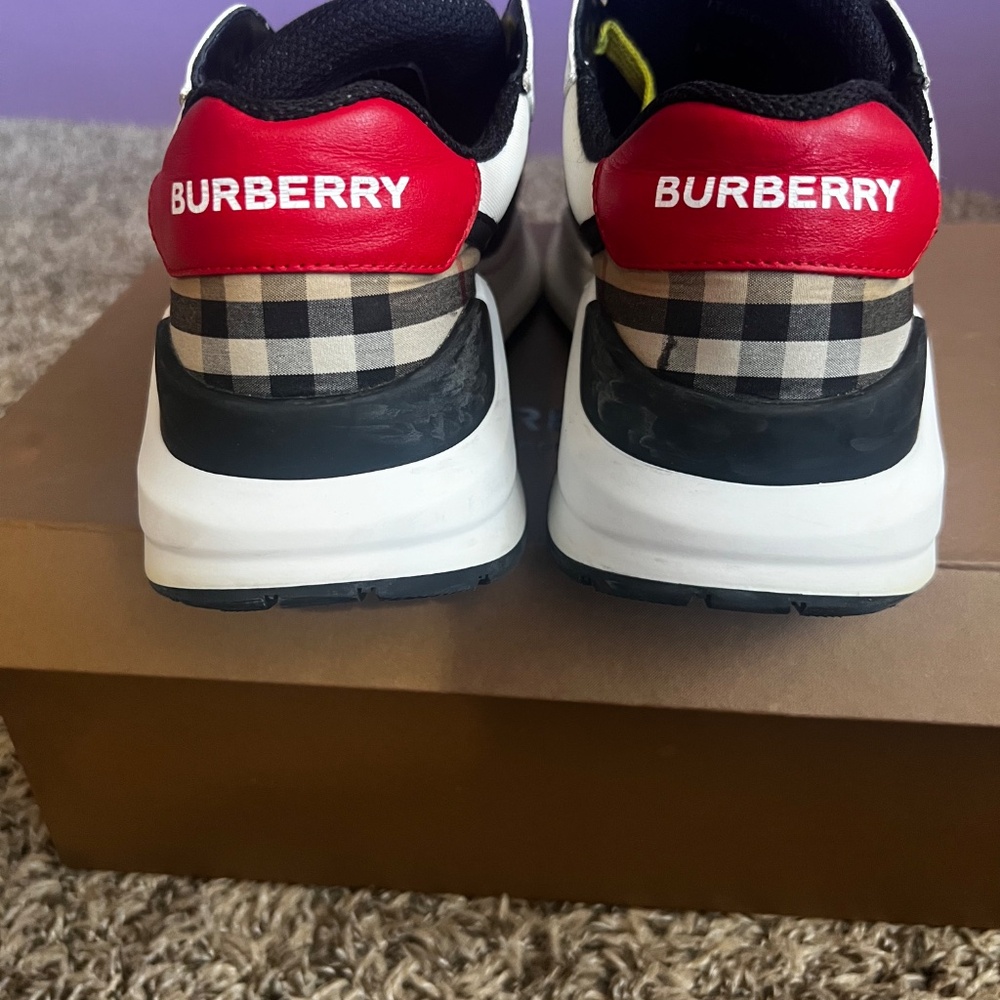 Burberry Ramsey Sneaker - Picture 8 of 12